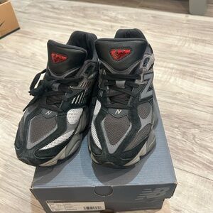 New Balance Black and Gray Lifestyle Shoes